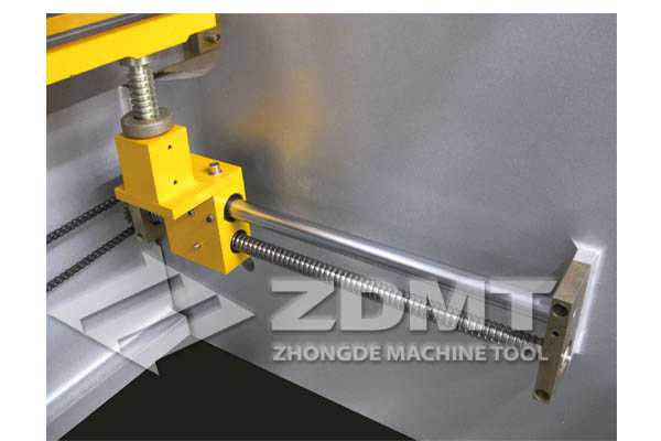 滚珠丝杠和光杆传动.jpg 滚珠丝杠和光杆传动.jpg