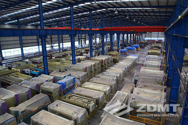 制品库.jpg 制品库.jpg