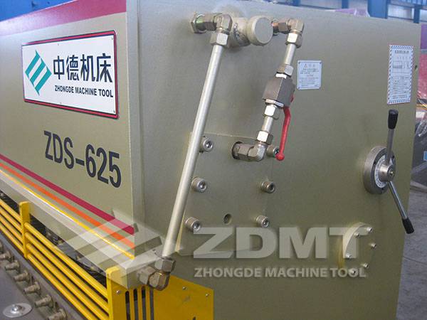 卡套式讨论体.jpg 卡套式讨论体.jpg