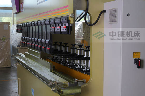 ZDPK-10032庞大开启高度专为制作不锈钢水槽而设想 ZDPK-10032庞大开启高度专为制作不锈钢水槽而设想